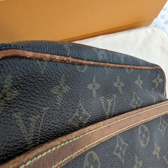 Authentic Louis Vuitton Vintage '88 Compiegne 23 - Picture 3 of 11